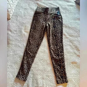 XJ.BOOST Leopard Print Leggings, One Size Polyester-Spandex Blend Zipper Pockets
